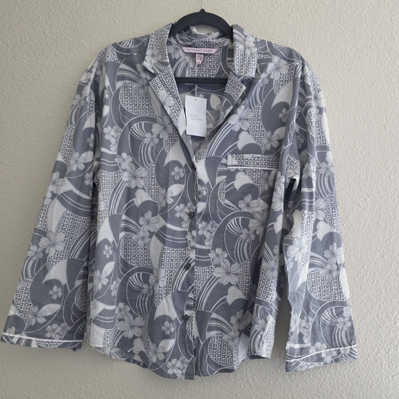 Victoria's Secret Pajama Top Womens Medium  Pocket Long Sleeve Sleepwear - Picture 1 of 9